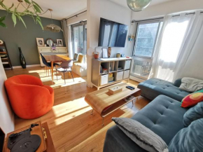 Paris Flat with 3 bedrooms 90 m2 balcony and parking, Subway Station Riquet